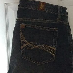 Wrangler Jeans - Women’s Wrangler Aura Jeans Wrangler Jeans - Women’s Wrangler Aura Jeans